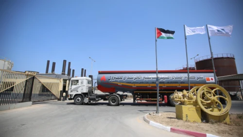 A truck carrying fuel enters a power plant in the central Gaza Strip, Aug. 27, 2019. Photo by Hassan Jedi/Flash90.