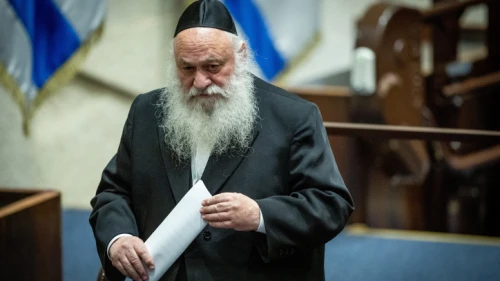 United Torah Judaism Party leader Yitzhak Goldknopf heads to the podium at the Knesset in Jerusalem, Dec. 29, 2022. Photo by Yonatan Sindel/Flash90.