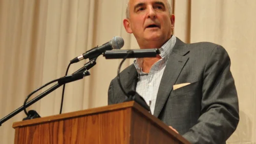 New York Times columnist Roger Cohen. Credit: Joe Mabel via Wikimedia Commons.