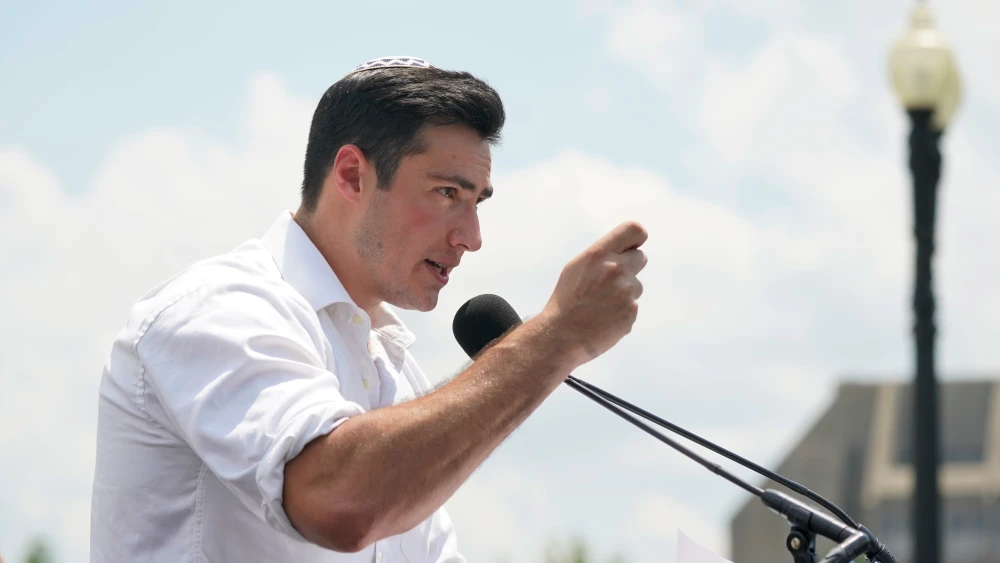 Daniel Raab, a University of Illinois student leader targeted for supporting Israel, speaks at “No Fear: A Rally in Solidarity With the Jewish People” on the National Mall in Washington, D.C., on July 11, 2021. Credit: Chris Kleponis.