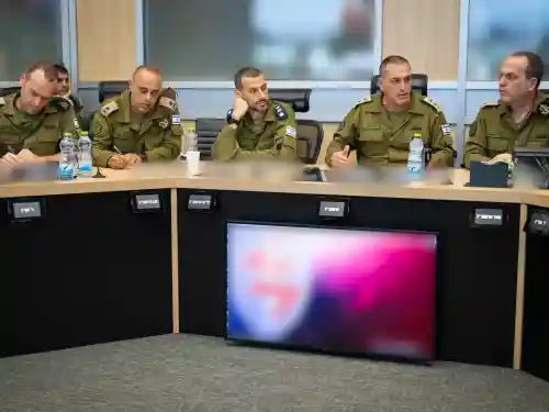 Israel Defense Forces Chief of Staff Lt. Gen. Eyal Zamir (second from right) meets with the General Staff Forum, June 24, 2025. Credit: IDF.