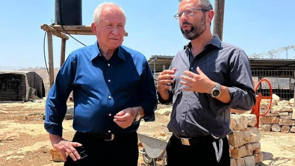 Agriculture Minister Avi Dichter (left) and Binyamin Regional Council head Israel Ganz, Aug. 2, 2023. Credit: Binyamin Regional Council.