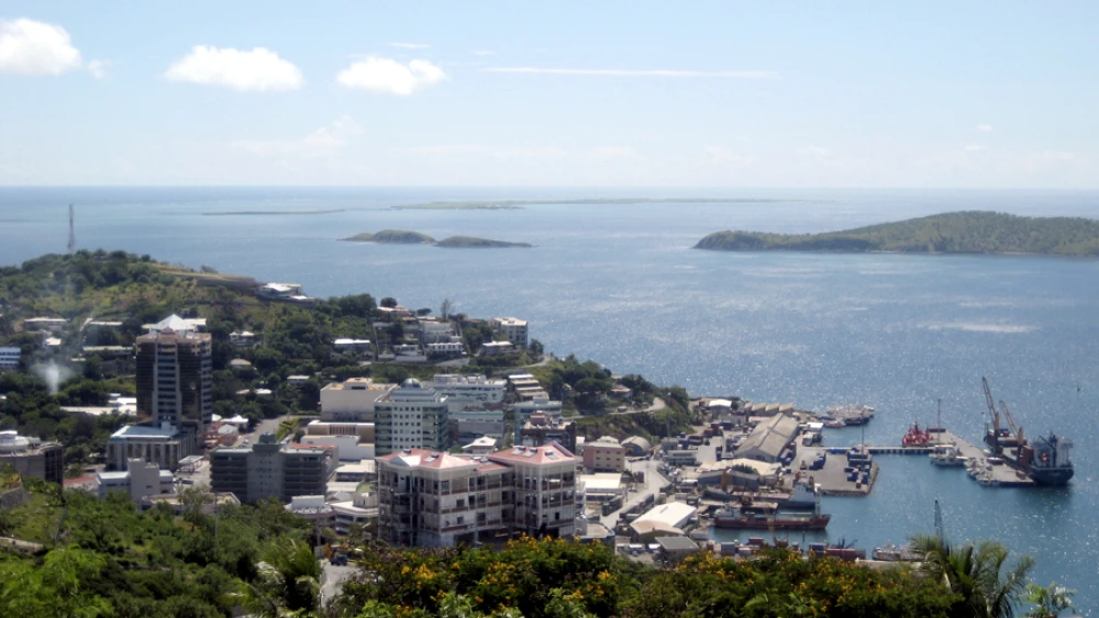 A view of Port Moresby "Town" from Touaguba Hill. MSchlauch via Wikimedia Commons.