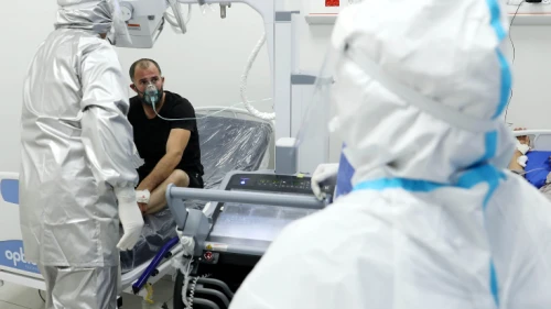 Medical staff treat a patient in the coronavirus section of the Dura hospital near Hebron, on July 14, 2020. Photo by Wisam Hashlamoun/Flash90.