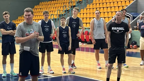 Members of the University of Arizona's basketball team lead a clinic in Jerusalem, Aug. 13, 2023. Photo: Josh Hasten.
