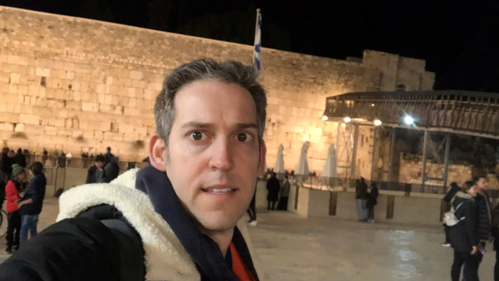 Rabbi Erez Sherman of Sinai Temple in Los Angeles at the Western Wall in Jerusalem. Credit: JNF-USA.