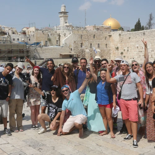 Taglit-Birthright participants visit at the Western Wall in the Old City of Jerusalem on Aug. 18, 2014. Photo by Flash90.