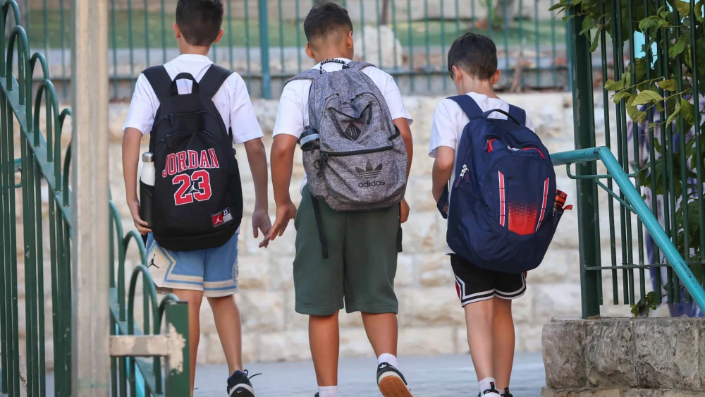 Israeli children going into 1st grade, meeting with the new teacher ahead of the first day of the academic year, at the Pola school in Jerusalem, Sept. 1, 2025. Photo by Yossi Zamir/Flash90.