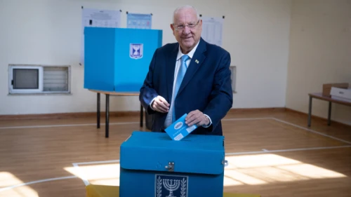 Israeli President Reuven Rivlin casts his ballot at a voting station in Jerusalem on Sept. 17, 2019. Photo by Yonatan Sindel/Flash90.