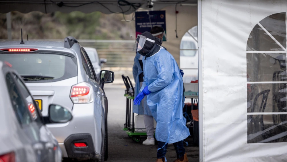 A coronavirus-testing drive-through station in Jerusalem, Dec. 21, 2021. Photo by Yonatan Sindel/Flash90.