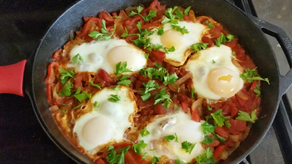 Israeli “shakshuka.” Credit: Calliopejen1 via Wikimedia Commons.