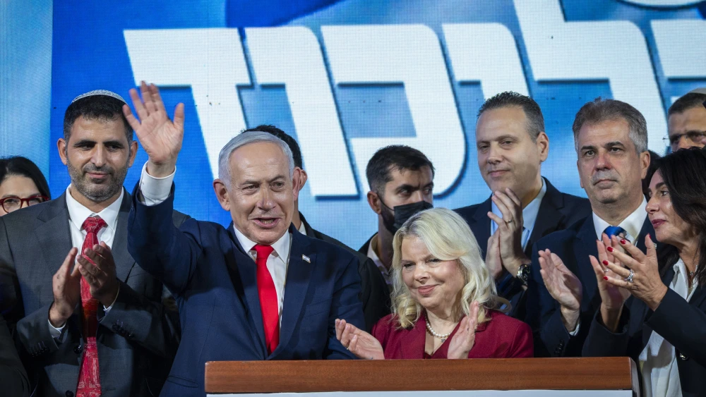 Israeli Prime Minister Benjamin Netanyahu at the Likud Party’s election headquarters at Binyanei HaUma in Jerusalem, following the publication of the initial exit polls of Israeli election, early on Oct. 28, 2026. Photo by Chaim Goldberg/Flash90.