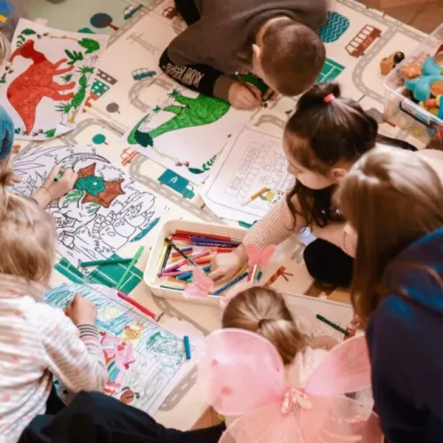 Ukrainian refugee children enjoying activities in an IsraAID community center. Source: Screenshot
