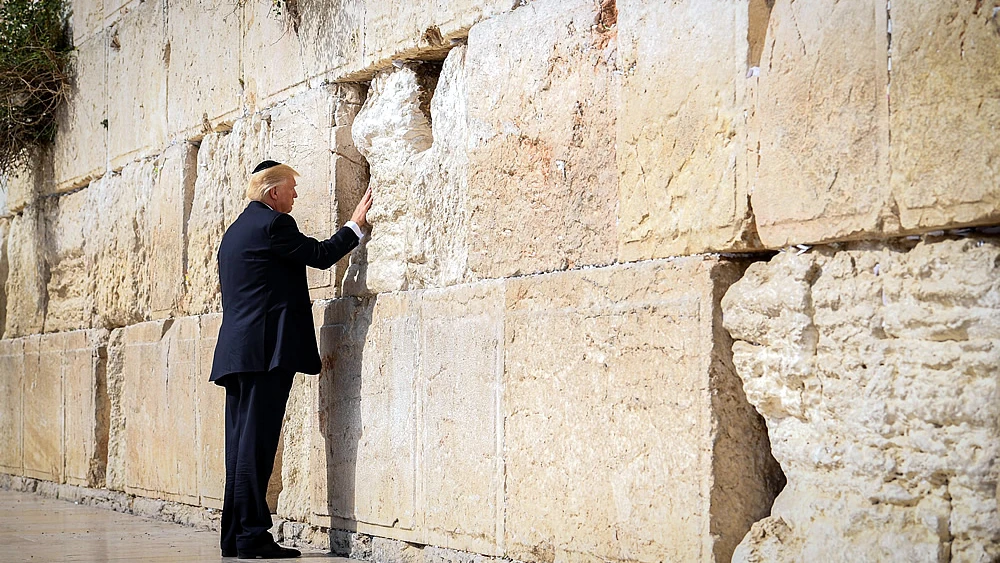 U.S. President Donald Trump visits the Western Wall in Jerusalem, May 22, 2017. Credit: GOP.