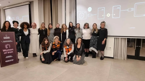Women of Iron awardees posed for a group photograph with Chochmat Nashim founder Shoshanna Keats Jaskoll and co-host Fleur Hassan-Nahoum, Dec. 23, 2025. Photo by Sharon Altshul.