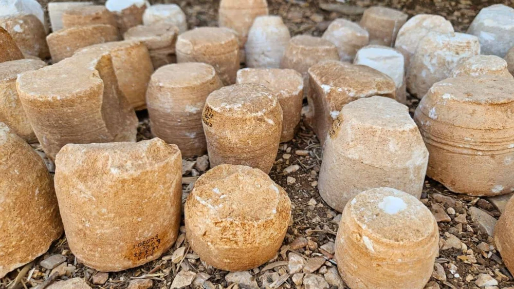 Remnants of an ancient workshop for stone utensils that were discovered during roadworks outside Jerusalem, Sept. 18, 2023. Photo by the Civil Administration Archaeology Unit.