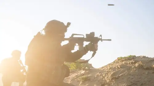 Un soldado israelí durante una actividad militar en la zona de Rafah, en el sur de Gaza, el 23 de marzo de 2025. Crédito: FDI.