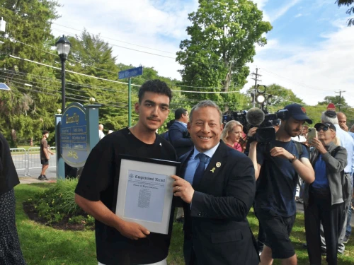 Josh Gottheimer, Edan Alexander