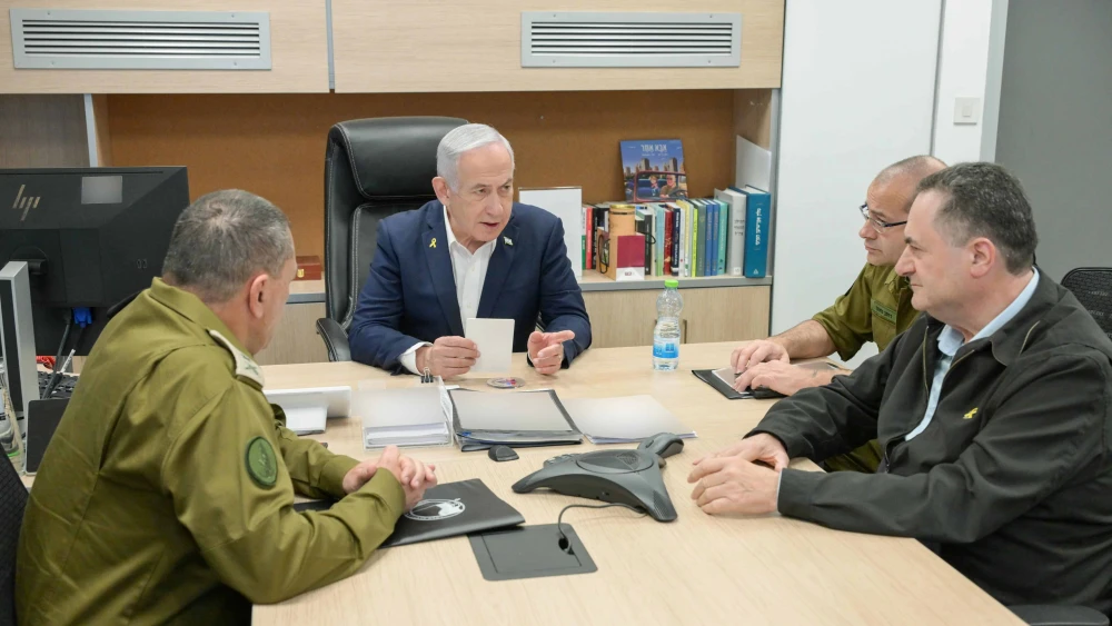 Prime Minister Benjamin Netanyahu holds a security assessment at the Kirya in Tel Aviv with Defense Minister Israel Katz and senior security officials, March 18, 2023. Photo: Maayan Toaf/GPO.