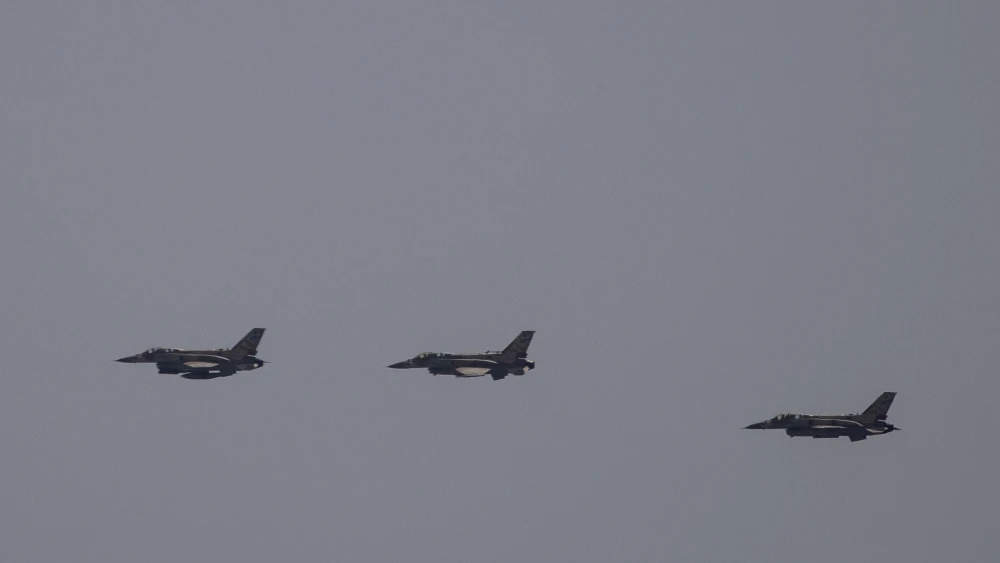 Israeli Air Force jets fly over Jerusalem ahead of Independence Day on April 22, 2020. Photo by Yonatan Sindel/Flash90.