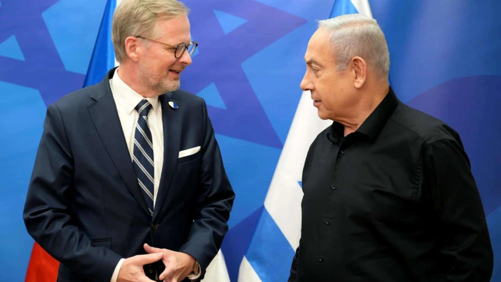 Czech Prime Minister Petr Fiala meets with Israeli Prime Minister Benjamin Netanyahu at the Kirya military headquarters in Tel Aviv, Oct. 25, 2023. Photo by Avi Ohayon/GPO.