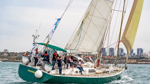 The Challenge 67' "YAMREED" at sea. Photo by Uri Magnus.