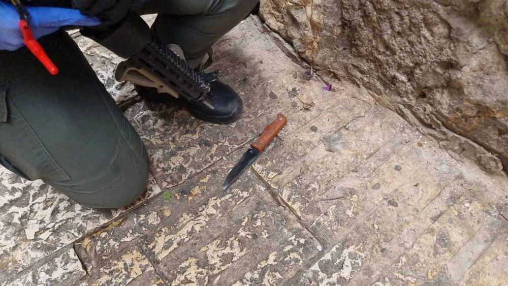 The knife used to attack the officer on Sultan Suleiman Street in Jerusalem, April 30, 2024. Credit: Israel Police,