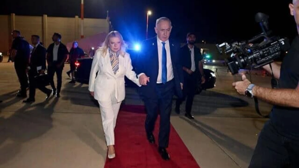 Israeli Prime Minister Benjamin Netanyahu and his wife Sara depart for the United States, Sept. 26, 2024. Photo by Avi Ohayon/GPO.