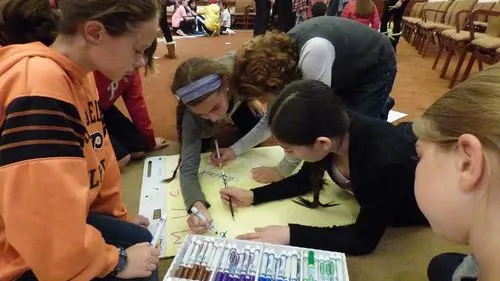 Click photo to download. Caption: Pictured here, the Rimon Initiative at Philadelphia’s Temple Sholom offers students project-based chugim (electives), an example cited by Rabbi Phil Warmflash and Anna Marx for an innovative new model in Jewish education. Credit: Provided photo.