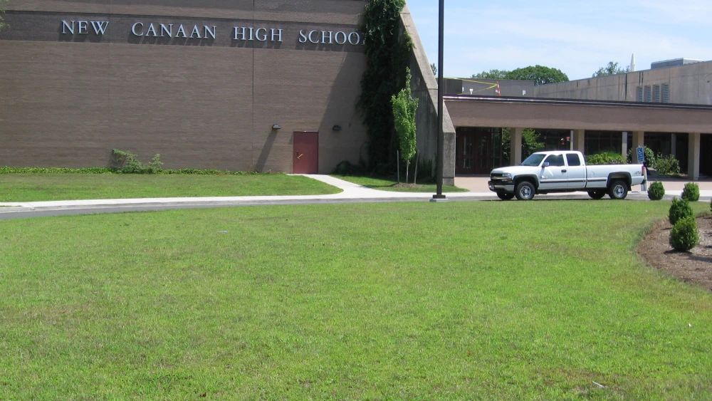 New Canaan High School. Credit: Noroton via Wikimedia Commons.