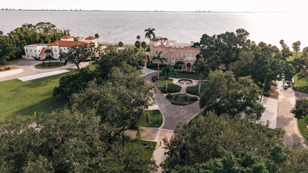 New College in Florida rolling out welcome mat to Jewish students, including those seeking refuge New College of Florida