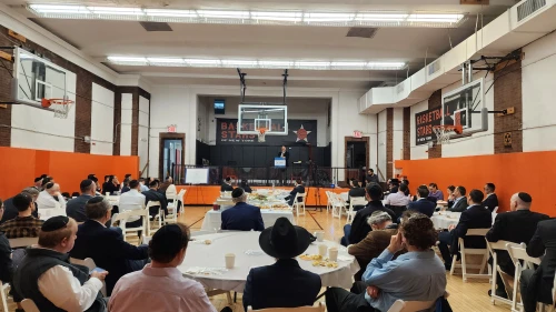 Participants enjoy OU’s Torah Initiatives’ Maseches Sotah siyum at Young Israel of the West Side