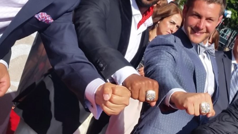 Eli at the ESPY Awards with members of the 2016 Denver Broncos Super Bowl team. Credit: Courtesy.