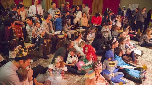 The Israeli-American Council's "Shishi Israeli" event to usher in Shabbat, held March 27 in New York City as part of the new Hagigah Ivrit culture series. A collaboration of the Israeli-American Council, the Steinhardt Foundation for Jewish Life, and the Council for Hebrew Language and Culture, the Hagigah Ivrit provides a platform for individuals and families seeking to both learn the Hebrew language and deepen their connection with Israel. Credit: Larson Harley.