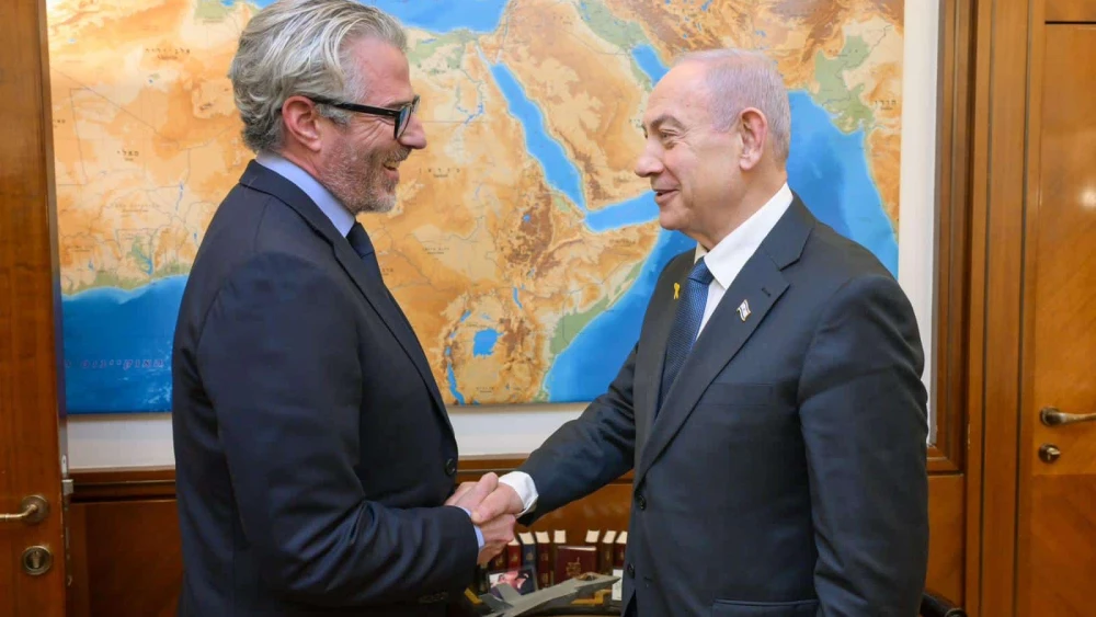 Israeli Prime Minister Benjamin Netanyahu met with Casey Wasserman, the chairman of the Organizing Committee for the 2028 Los Angeles Olympic Games, in Jerusalem on Dec. 11, 2025. Photo by Maayan Toaf/ GPO.