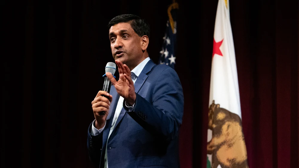 Rep. Ro Khanna (D-Calif.) speaking at a student Q&A following the lecture, "Who Controls the Future of AI: The Oligarchs or the People?" with Sen. Bernie Sanders (I-VT), at Stanford University in Stanford, Calif., on Feb. 20, 2026. Credit: Anderseidesvik via Wikimedia Commons.