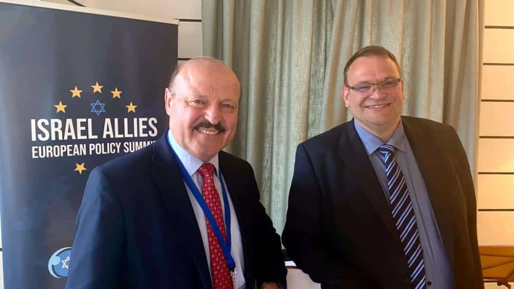 Valeriu Ghiletchi (left), director of the Moldovan Israel Allies Caucus, and eo van Doesburg, European executive director of the Washington-based Israel Allies Foundation.