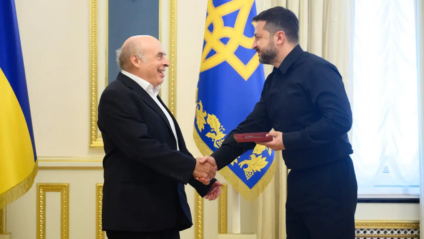 Ukrainian President Zelenskyy honors Sharansky in Kyiv