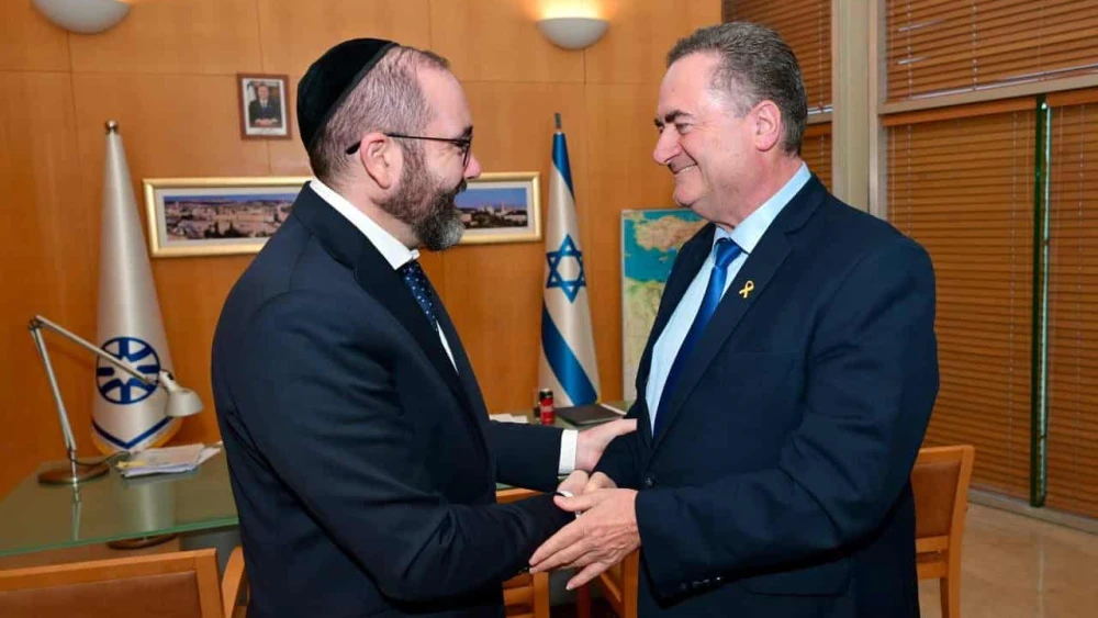 Israeli Foreign Minister Israel Katz welcomed Argentina's incoming ambassador, Rabbi Shimon "Axel" Wahnish, during a meeting at the Foreign Ministry in Jerusalem, June 24, 2024. Credit: Israel Katz/X.