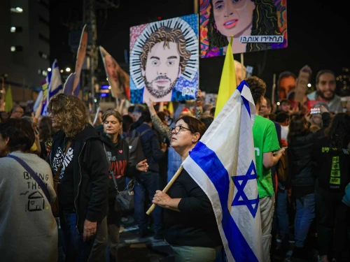 Israelis protest for the return of hostages held in the Gaza Strip, outside the Kirya military headquarters in Tel Aviv, March 15, 2025. Credit: Flash90.