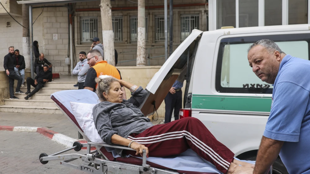 American photojournalist Heidi Levine receives medical treatment at a hospital in the Palestinian city of Ramallah after allegedly being injured in an attack by Israeli rioters near Ramallah, on Oct. 16, 2026. Photo by Flash90.