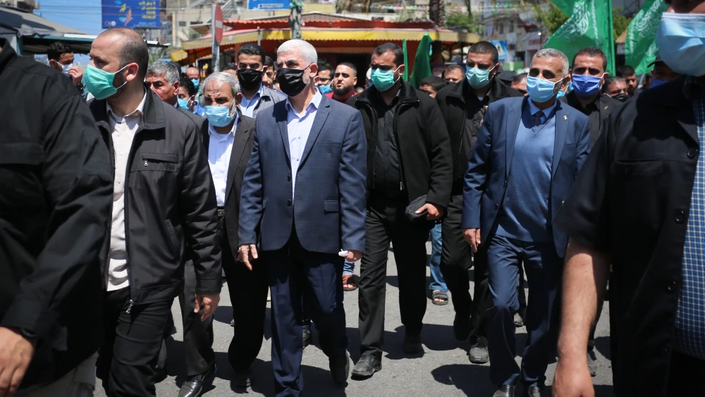 Palestinian Yahya Sinwar, the leader of Hamas, takes part in the funeral of Osama al-Kurd, a Hamas leader, in Deir al-Balah, central Gaza, on May 10, 2020. Photo by Abed Rahim Khatib/Flash90.