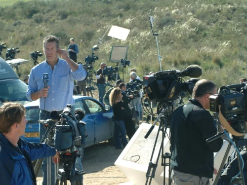Members of the international media at the Israel-Gaza border, Jan. 6, 2009. Photo by Jorge Novominsky/Flash90.