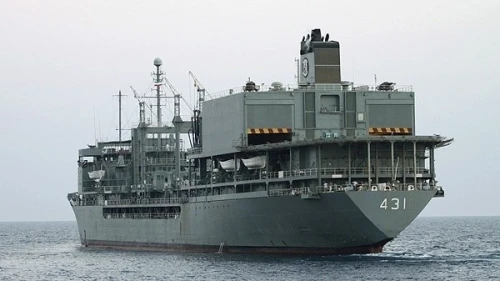 The Iranian navy ship IRIS Kharg, which caught fire and sank in the Gulf of Oman on June 2, 2021. Credit: Wikimedia Commons/Fars News Agency/Hossein Zohrevand.