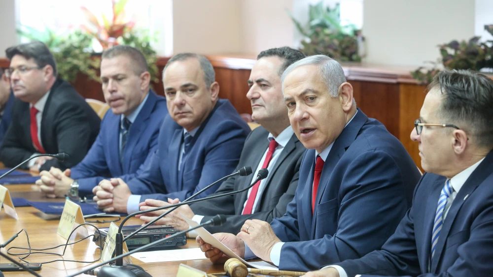 Israeli Prime Minister Benjamin Netanyahu leads the weekly Sunday cabinet meeting in Jerusalem on Dec. 9, 2018. Credit: Marc Israel Sellem/POOL.