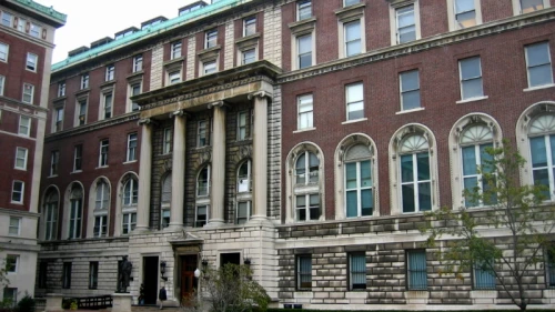 Pulitzer Hall at the Columbia University Graduate School of Journalism in New York. Credit: MMDA-Photos via Wikimedia Commons.