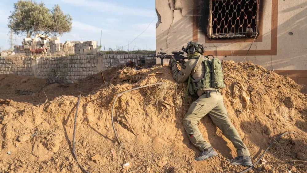 Israeli troops operating in the Hamas-ruled Gaza Strip, Dec. 13, 2023. Credit: IDF.