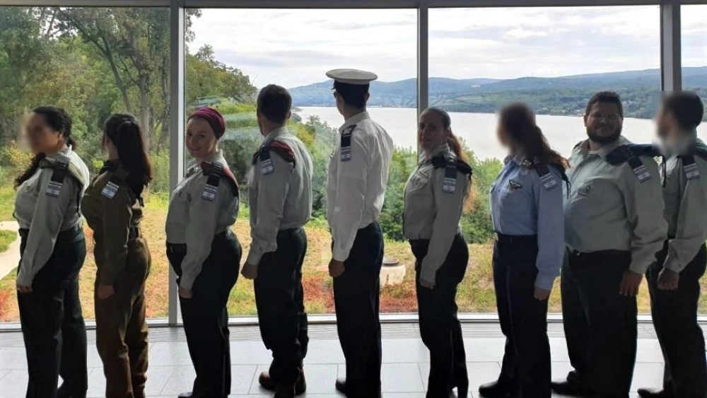 Eight officers from the Israel Defense Forces traveled to the United States to meet with Birthright Israel North American delegates as part of a program called Mifgash (“meeting” in Hebrew). Here, they visited the United States Military Academy at West Point in New York, September 2019. Credit: IDF Spox.
