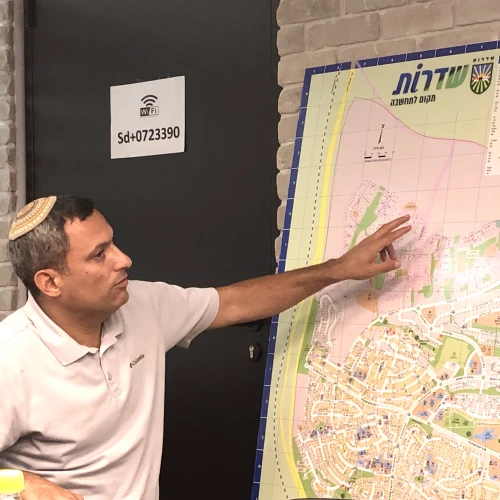 Sderot Mayor Alon Davidi. Photo by Judy Lash Balint.