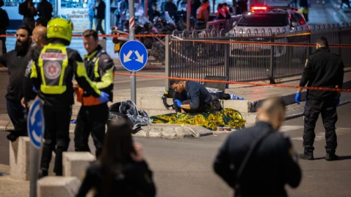 Israeli security forces at the scene of a terror attack outside Damascus Gate in Jerusalem's Old City, on Dec. 4, 2021. Photo by Yonatan Sindel/Flash90.